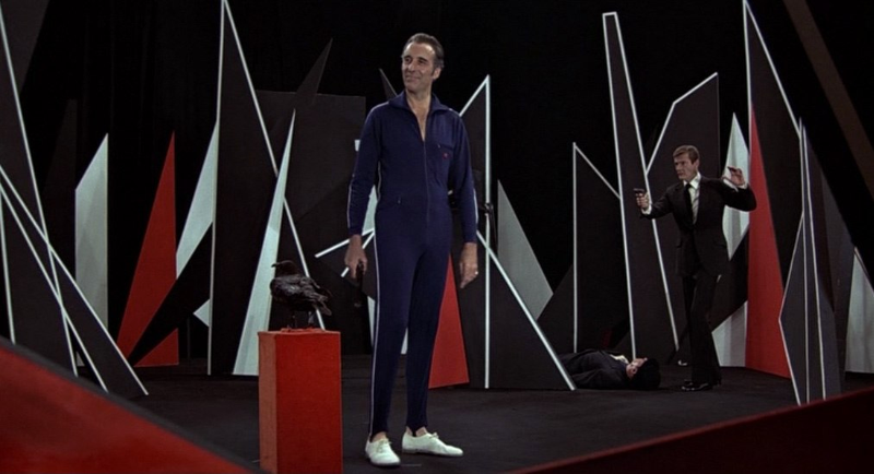 Illustration for article titled 15 Worst Fashion Disasters from James Bond Movies